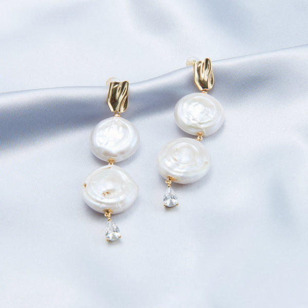 Roman Holiday Pearl Earrings